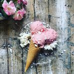 Gelateria Naturale предлага 100% натурален занаятчийски сладолед, приготвен на място всеки ден. Можете да намерите както класическо джелато, така и иновативни гурме вкусове като Parmigiano Reggiano и фиор ди лате с бял трюфел. Работят с местни суровини и избират български крафт производители. С риска да разочароват някои деца и майки, които търсят ягодов сладолед през Декември, се опитват да възпитават хранителна култура, научавайки клиентите си, че плодовете имат сезон и всичко в природата се върти.Септември слага края на лятото и началото на есеннта, затова ще го изпратим подобаващо с няколко подбрани вкуса.Всичко за Бакхус StrEAT Fest вижте тук.