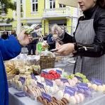 100 грама сладкиhttp://www.bacchus.bg/streatfest/sladko_and_soleno/2017/09/08/3038354_100_grama_sladki/