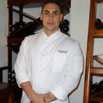 От съвсем скоро ресторант Come Prima приветства своя нов главен готвач Тревор Портели. Той е малтийски кулинарен специалист с над 15-годишен международен опит в петзвездни хотели и ресторанти. Шеф Портели има натрупан межуднароден опит в Малта и Великобритания, а миналата година получава приза "Най-добър главен готвач" на Малта за 2016 г.