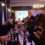 Събитието събра водещите фигури в българското винопроизводство, собственици на изби, енолози, сомелиери, винени познавачи и ценители, които имаха възможността и да опитат на открита дегустация всички класирани вина в Топ 20.