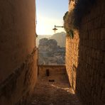 Ако имате малко повече време на разположение, трябва да посетите и Матера - град, който се намира на границата с регион Базиликата, населяван от времето на неолита в пещери, или sassi, издълбани във варовиковата скала.Вижте цялата статия тук.