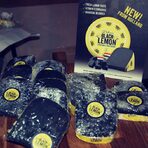 Черно сирене Dilano Black Lemon на холандската фирма Van der Heiden Kaas (vanderheidenkaas.nl), с вкус на лимон и черен пипер и обогатено с витамин D.Цялата статия може да прочетете тук.