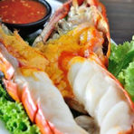 Тайландски готвач ще приготви за всички любители на морската храна:- Тайландски пролетни рулца със скариди - Shrimp spring rolls - Гриловани тигрови скариди - Grilled black tiger prawns - Тайландски шишчета от бейби калмари - Baby squid satayВсичко за Бакхус Fish Fest 2 вижте тук.Научавайте новостите за събитието във Facebook.КУПЕТЕ БИЛЕТ ОНЛАЙН >>>