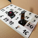 100 Beers Advent Christmas CalendarОще един коледен календар за големи – с подбрани крафт бири от водещи български и международни пивоварни. Подборът включва сезонни коледни и зимни стилове, произведени специално за празничния период, както и редки и лимитирани издания, които не се предлагат във физическия магазин на 100 Bears. Всеки календар е селектиран ръчно, за да осигури широк спектър от стилове и произходи.От тук
