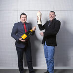 ВИНО И НАПИТКИКатегория, в която виното и напитките застават редом до храната като нейни естествени партньори. Те не са фон на ястието, а негово продължение - акцент, който подчертава вкусовете, създава баланс и завършва преживяването.Номинирани:- Spectrum- Villa Belluci- АRIA- JardinОтличен: MEDITERRAMediterra Restaurant & Wine Bar, разположен в Grand Hotel Millennium Sofia, се отличава с изключителната си винена листа, заради която тази година получава наградата в категорията "Вино и напитки".Селекцията, курирана от Валентин Рударски, включва над 400 етикета – подбор, обхващащ както класически вина от Европа, така и по-редки, изтънчени позиции, които рядко се срещат в ресторантите в България.Винената листа е сред най-богатите и концептуално изградени в страната и носи още едно признание на ресторанта - през 2025 г. той получава Best of Award of Excellence от Wine Spectator - отличие, което го нареждасред едва 1704 ресторанта в света.Освен европейски тероари (Италия, Франция, Испания) листата включва и вина от по-отдалечени региони като Нова Зеландия, Израел, Калифорния, което показва още веднъж, че подходът на сомелиера е личен със стремеж към откриване на интересни вина отвъд широко познатите класики.на снимката: Валентин Рударски и Стойчо Шопов