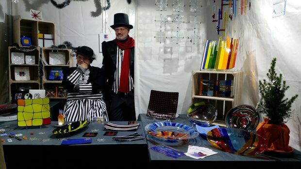 Един от павильоните през замъка.Друга атракция са мъжете и жените облечени както в миналото, които се разхождат из замъка.