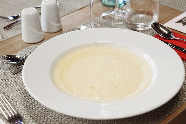 При желание, към супата накрая може да се добави малко черен трюфел или да се направи пармезанова коричка за украса.