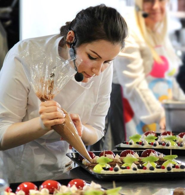 През 2012-та година Ирина Купенска заминава за Лондон, където получва диплома по сладкарство от престижното кулинарното училище Le Cordon Bleu. В следващите две години работи в петзвездния хотел Савой, където стартира от най-ниската позиция Commis, но си тръгнва като Chef de partie. През 2015-та година участва заедно с двама нейни колеги в отборно състезание по сладкарство, излъчено по BBC, за което са селектирани от огромен брой професионалисти от цяла Великобритания. В момента живее в Швейцария и работи в бутиковия Hotel Guarda Golf, Crans-Montana като помощник главен сладкар. В свободното си време поддържа блога си Sunshine's kitchen.На церемонията "Ресторант на годината Бакхус 2016, Acqua Panna & San Pellegrino" тя ще посвети своето ястие - "Текстури - шоколад и круша" - на емоцията.