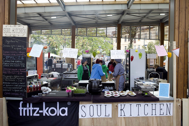 На щанда на ресторант Soul Kitchenhttp://www.bacchus.bg/streatfest/restoranti/2017/08/16/3025142_vegan_kuhnia_soul_kitchen/