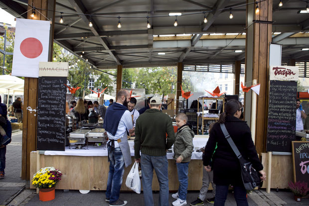 На щанда на ресторант Hamachi-nihttp://www.bacchus.bg/streatfest/restoranti/2017/08/28/3031910_iaponska_kuhnia_hamachi-ni/