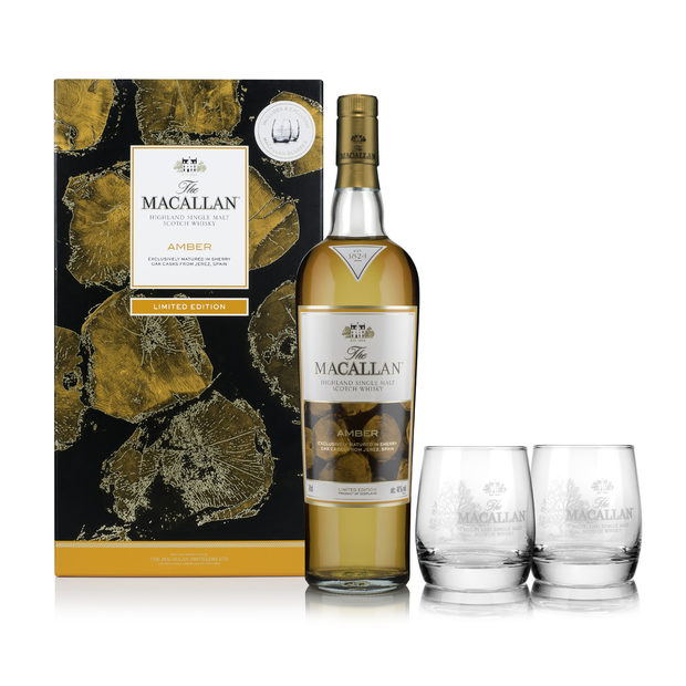 Тhe Macallan Amber Limited Edition с две чашиНякои подаръци изискват въображение, други - добър вкус. Когато получателят е от втората категория, да играем на сигурно, стилно и специално. Без риск, с гарантиран резултат. Сингъл малц, шери бъчви, цитрусов аромат с последващи ваниловни нотки, стафиди, карамелизирани ябълки. Лукс в чаша щеше да е празно клише, ако не съществуваха примери като този, които да го напълнят със съдържание.От Аванти и специализираните магазини92,97 лв 