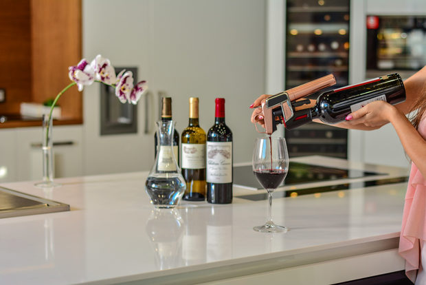 Вече 14 години Синерджи внася и предлага на българския пазар премиум продукти и може да се похвали с богато портфолио от вина от България и света, които могат да задоволят предпочитанията и вкусовете на всеки винен любител.Един от най-впечатляващите и иновативни продукти, на които фирмата е ексклузивен представител, са системи за вино Coravin, благодарение на които можем да пием вино на чаша от всяка бутилка без да я отваряме и без риск от оксидация на виното. Така можем да експериментираме, дегустираме и опознаваме винения свят, както никога досега, съхранявайки любимите си вина в продължение на години.На щанда на Синерджи можете да откриете и дегустирате вина от цял свят, както и да се запознаете с най-революционните и иновативни системи за наливане на вино Coravin.Всичко за Bacchus StrEAT Fest 2 вижте тук.Купете онлайн билет от тук: 