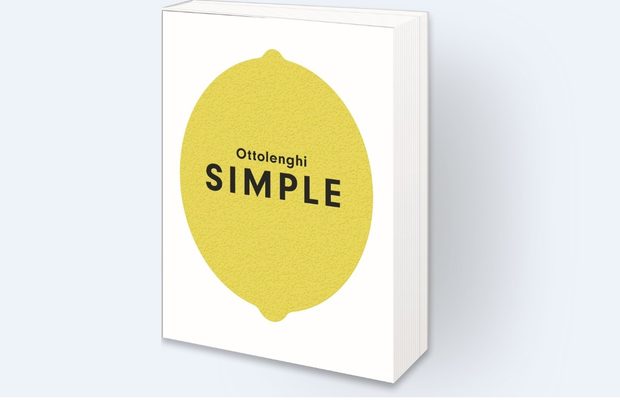 Ottolenghi SimpleAко Елвис е кралят на рока, то Отоленги е кралят на зеленчуците. Самият той казва за новата си книга Simple: "Ястията, които съм включил, представят готвенето като забавен и релаксиращ процес." Разбира се, лесно е да кажеш това, ако си Йотам Отоленги. Понятия като простота са силно субективни, когато говорим за умения в кухнята, а това, което един намира за релаксиращо, може да скъса нервите на друг.И все пак книгата съдържа рецепти, които носят отличителния стил на Отоленги (да, възможно е да трябва да се разходите за сумак или бахарат до арабските магазини около Женския пазар), но същевременно са възможни за приготвяне вкъщи. Книгата е разделена на пет секции, началните букви от чиито заглавия образуват абревиатурата SIMPLE - "Short on time"/"За нула време", "10 ingredients or less"/10 продукта или по-малко", "Make ahead"/ Пригответе предварително", "Pantry"/ Килер", "Lazy"/"За мързеливи" и "Easier than you think"/"По-лесни, отколкото очаквате".