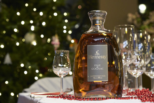 Бленд от четирите най-добри крю-та в региона Коняк, Hennessy Fine de Cognac е една изключителена напитка, който е съвършен комплимент към шоколада. Нотките на мед, канела и жълти плодове в кадифения вкус на коняка бяха и идеален завършек на вечерята.