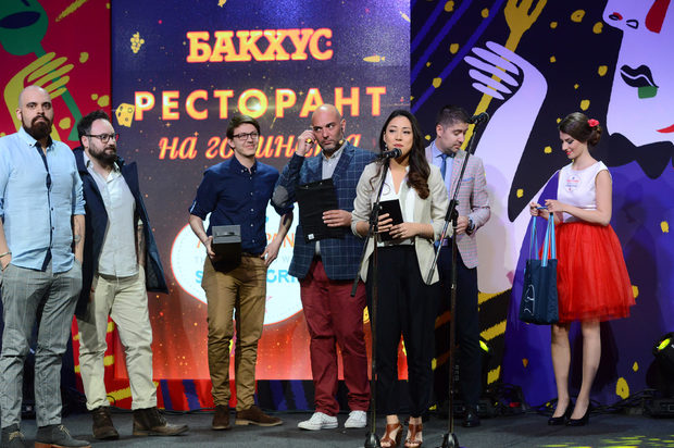 Победителите в категорията са двама - Tams House и Manzo.На снимката: екипът на Tams House в Пловдив.