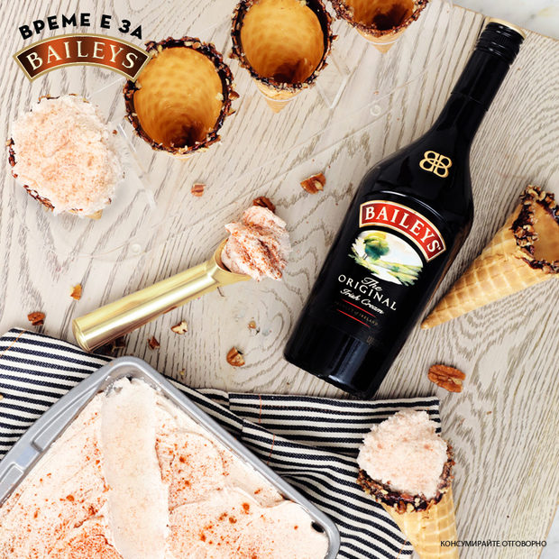 И тази година изкушаващият кадифен вкус на Baileys e на StrEAT Fest. Освен любимите студени напитки с Baileys Original и Baileys Chocolat Luxe, ще може да се насладите на най-новото ягодово предложение, което Sugarmouse приготви специално за феста – сладолед с Baileys Strawberries & Cream.Следете ни последните новости във Facebook »Следете ни последните новости във Facebook »Всичко за Bacchus StrEAT Fest вижте тук. »Купете билет онлайн от тук