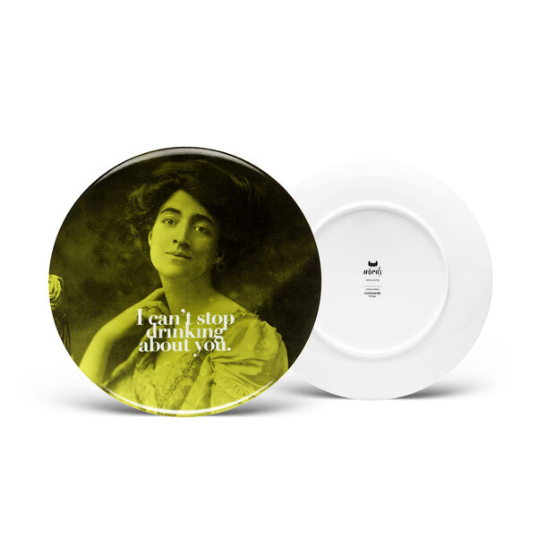 Чиния I can't drinking about youЧиния за хора, които обичат, с чувство за хумор и наливат с мярка - или поне с добра компания. Тази чиния от колекцията на lool Words, визуализираща послания, родени от симбиозата между форма и мисъл, е и чудесна идея за подарък на 14 февруари.От магазин Artistique, Цена: 71.01€