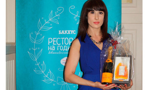 Десислава Еленкова получи един от трите пакета с бутилка Veuve Clicquot Brut, Hennessy Cognac, Acqua Panna & S.Pellegrino