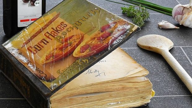 Готварската книга е била неотменна част от живота на домашния готвач в миналото
