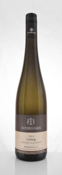 Walter Buchegger Gebling Grüner Veltliner 2014Валтер Бухегер е наричан едно от непослушните деца на австрийското вино. Вината му винаги носят собствен почерк и никога не следват тенденциите на винопроизводството. Изба Бухегер е една от първите австрийски винарни, стъпили на българския пазар и продължава да ни радва с изключителните си вина с всяка изминала реколта.Това е класически, пикантен грюнер велтлинер с изключително деликатни аромати на бяла черница, малки банани и бял пипер. Направен е от стари лозя, които гарантират добра структура и дълбочина на вкуса. Виното е подходящо за бяло месо, риба и морски дарове, или да му се насладите самотоятелно.Къде: AppolowineЦена: 28 лв.