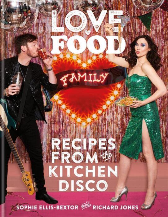 Love. Food. Family: Recipes from the Kitchen DiscoГотварска книга на певицата Софи Елис-Бекстър и съпруга ѝ Ричард Джоунс, които стават известни със своите Kitchen Disco видеа в периода на локдауна през 2020 г. Книгата събира любими семейни рецепти - достъпни, гъвкави и за споделяне, вдъхновени от международни кухни и спомени, които насърчават храненето заедно. Включени са ястия от класическите английски обяди и празнични менюта до средиземноморските, мексиканските и азиатските влияния на семейството, плюс раздел Kitchen Disco Cocktails за напитки.Издателство Octopus Publishing Group, 224 страници, цена: 22.51 €, от libristo 
