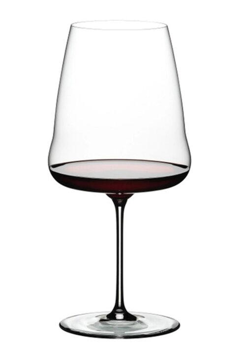 2 луксозни чаши за червено вино Riedel WinewingsНяма как без червено вино на масата! Отличен избор са тези две леки и елегантни кристални чаши Riedel Winewings за Cabernet Sauvignon и Bordeaux, изработени в Австрия. Те съчетават голям обем, плоско дъно и дизайн, който подчертава плодовите аромати и позволява на виното да развие пълния си букет.От магазин Gourmet House, цена: 71.58€